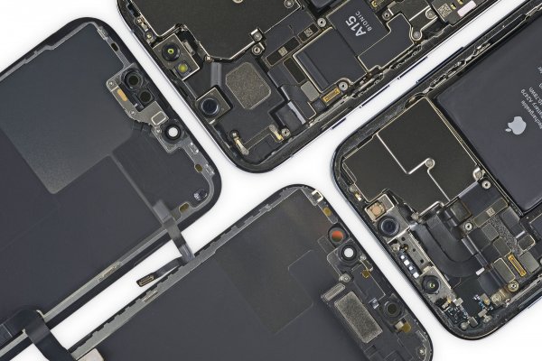 Tearing down the iPhone 13 Pro